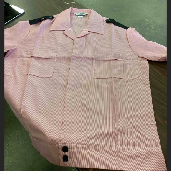 white and red striped Women's shint medium - Picture 2 of 2